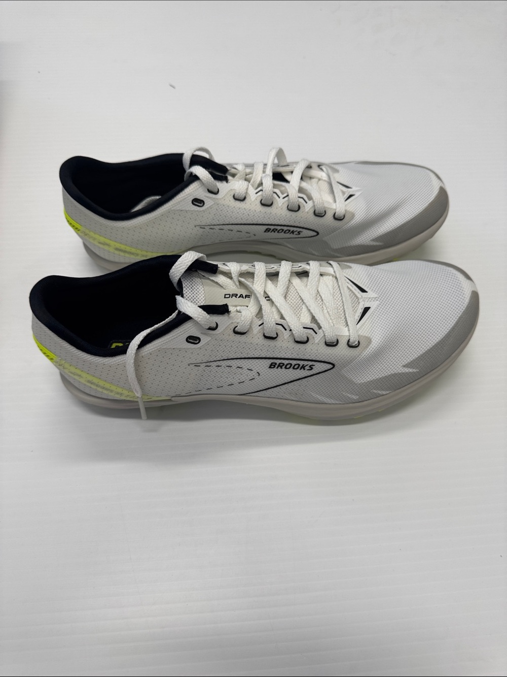 Brooks Draft XC Spikeless Unisex Mens Size 9 Womens size 10.5 New with Box!